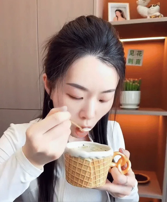 🍎蘋果香蕉牛乳燕麥片｜早餐輕鬆搭配的穀物飲 🍌忙碌早晨快速準備｜水果燕麥營養早餐新選擇 ✨想吃得清爽無負擔？蘋果香蕉燕麥片陪你日常飲食管理 - 15