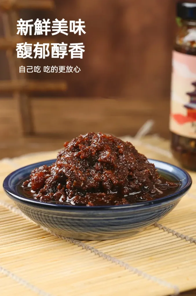 🍜【古法炸醬面醬】一勺拌開，香氣瞬間爆發！ 不知道吃什麼？下班太累不想煮複雜料理？ 嚴選多種食材，傳承古法熬製工藝，醬香濃郁、料多滿足。 🥩 肉香濃厚｜入口醇香 🧅 蔥香四溢｜層次豐富 🍜 拌麵拌飯都適合｜簡單料理也能享受好味道 不用繁瑣準備，只要煮好麵條加入炸醬，攪拌均勻即可上桌！ 早餐、宵夜、加班、家庭備餐，一瓶搞定快速美味。 - 4
